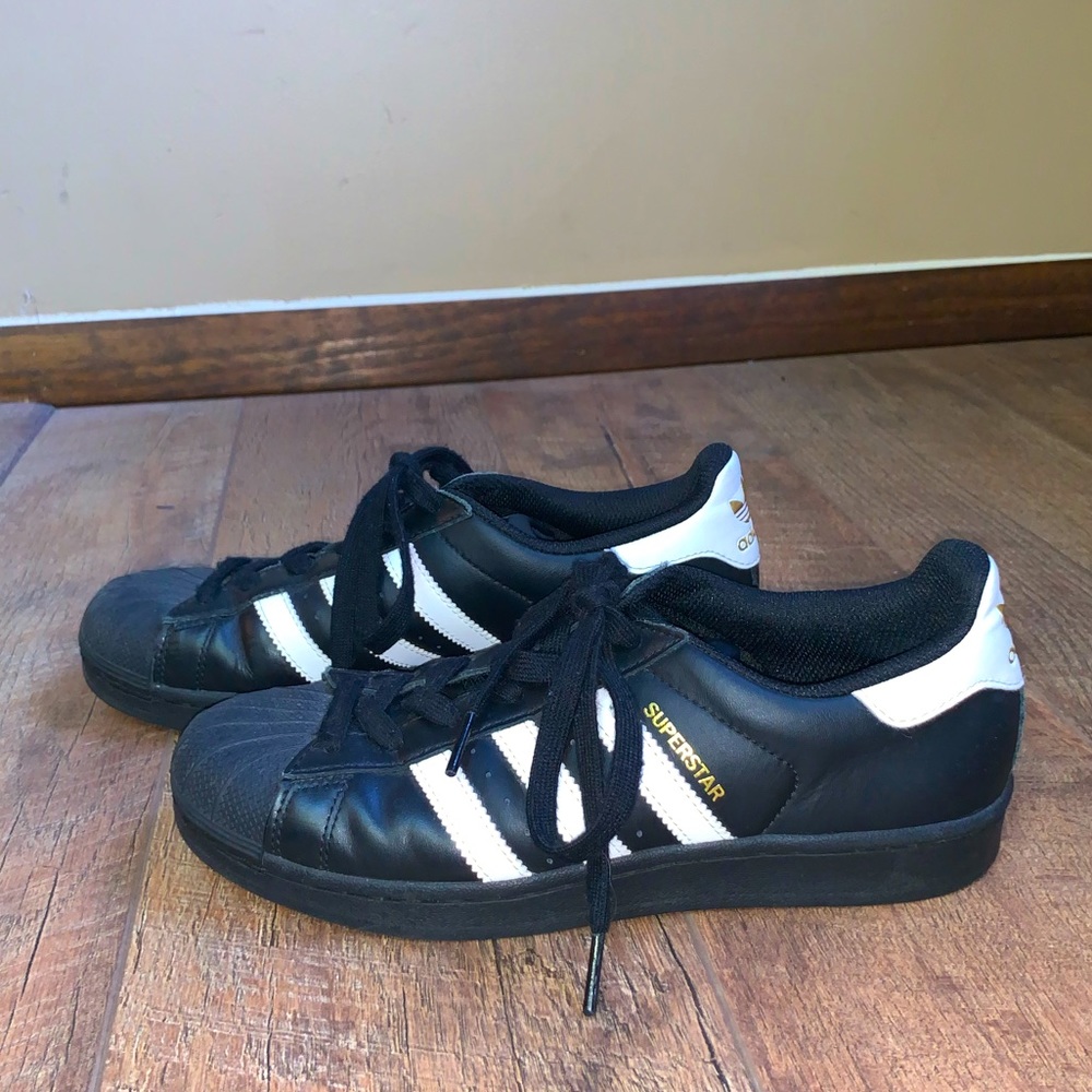 Unisex Adidas Black Superstar Shoes